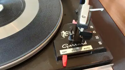 System de Son Portatif Vintage Electrohome avec Table Tournante Garrard et Haut Parleurs Original de...