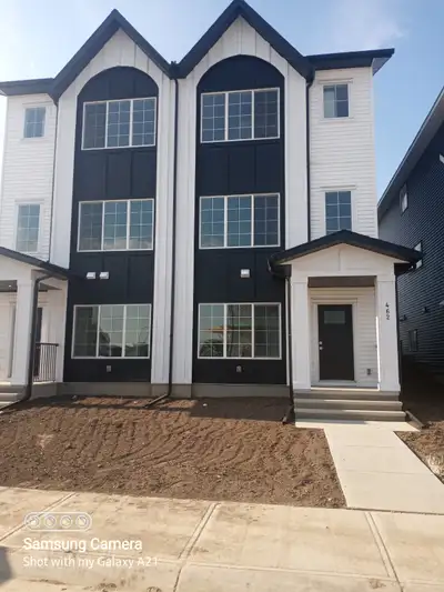 IMPRESSIVE NEW 3+ BDRM 2.5 BTH 2 CAR GARAGE, NW CALGARY JULY 1st