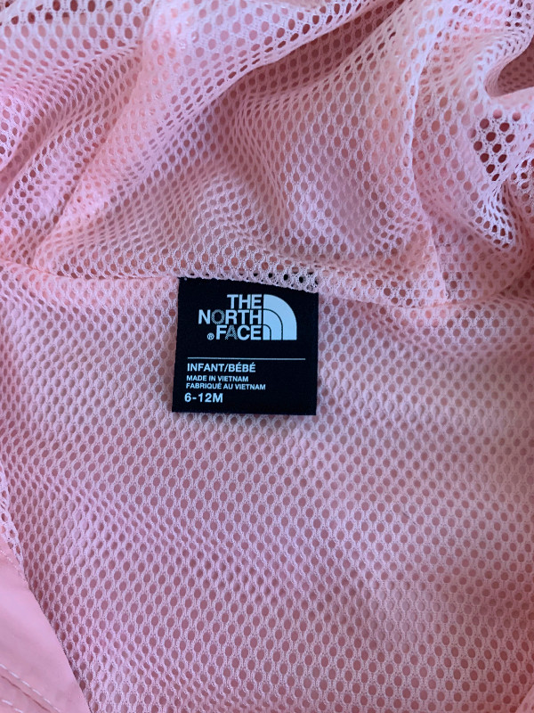 Infant Jacket  6-12 months - The North Face in Clothing - 6-9 Months in Winnipeg - Image 2