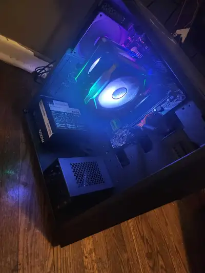 Get ready for a smooth computing experience with this reliable pre-owned Deepcool Gaming PC featurin...