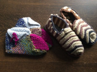 Neuf:  2X pantoufles pour enfants tricotées à la main