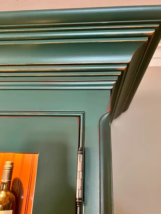 Green Cherry Wood and Glass Lighted Dining/Display Cabinet in Hutches & Display Cabinets in City of Toronto - Image 6
