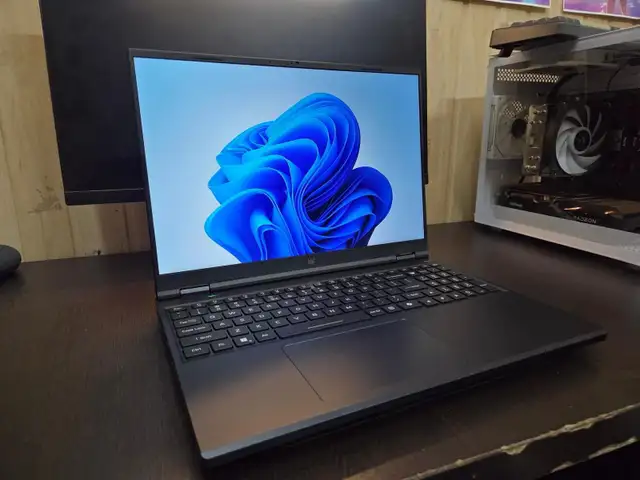 Gaming Laptop Acer Helios 16 (i9 CPU 4060 Graphics Card) in Desktop Computers in Edmonton - Image 2