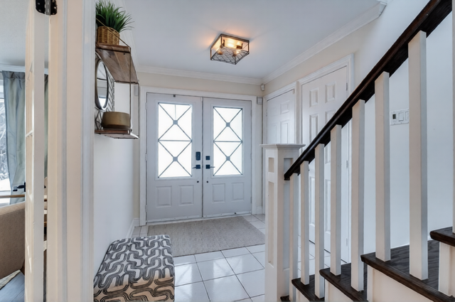Spectacular 2 storey home located in Oakville's Falgarwood, photo 4 of 4