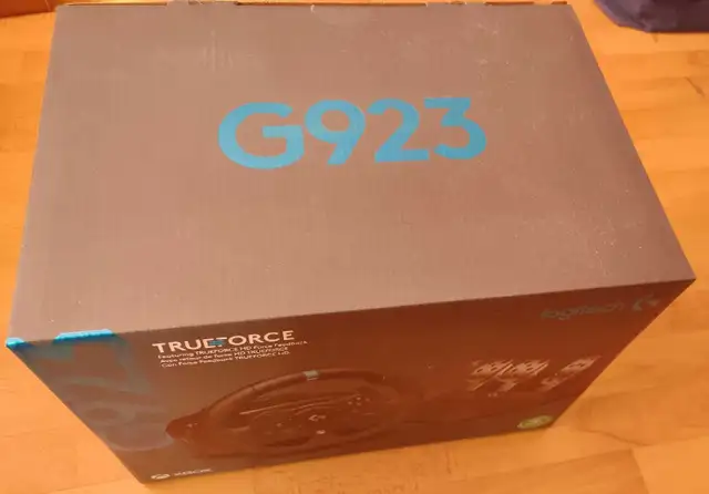 Logitech G923 Volant et pédales, Xbox Series X|S, Xbox One, PC in Xbox Series X & S in Longueuil / South Shore - Image 4