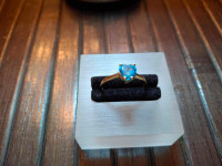 Super jolie Bague pierre coeur aquoi-marine grandeur 7,5  en OR