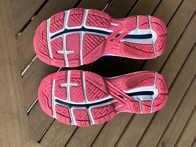 Asics GT-2000 7 Running Shoes – Women’s Size 6.5 Wide in Women's - Shoes in Markham / York Region - Image 6
