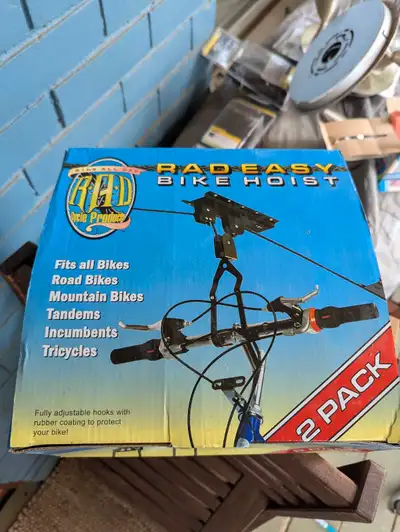 The Rad Easy Bike Hoist is perfect for anyone looking to maximize garage space and keep bikes organi...