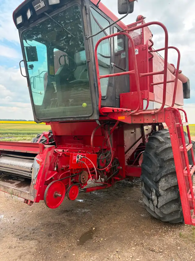 1680 case international axial flow combines & headers in Farming Equipment in Winnipeg - Image 5