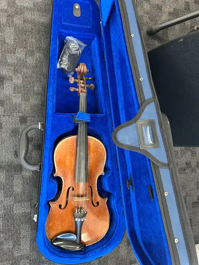 Vintage 1950’s 3/4 size violin, View more