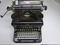 Typewriter Royal