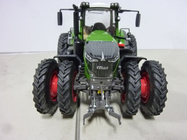 *JUST IN* 1/32 FENDT 942 Farm Toy Tractor in Toys & Games in Regina - Image 2