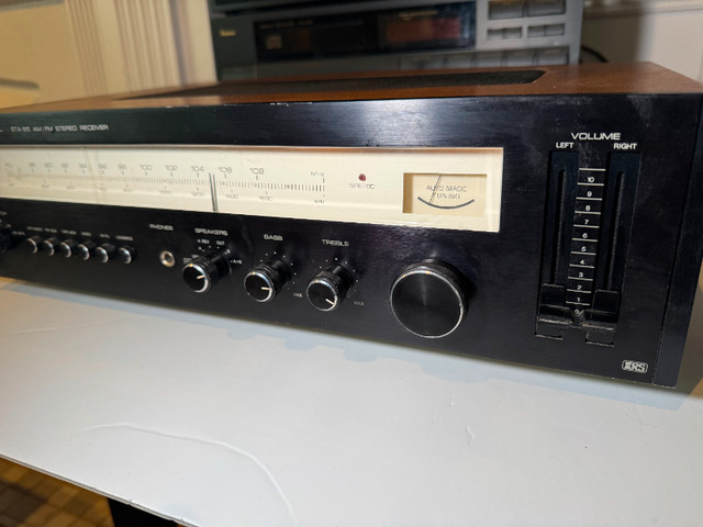 Realistic STA-85 AM/ FM Vintage Stereo Receiver Mint Japan in Stereo Systems & Home Theatre in City of Toronto - Image 4