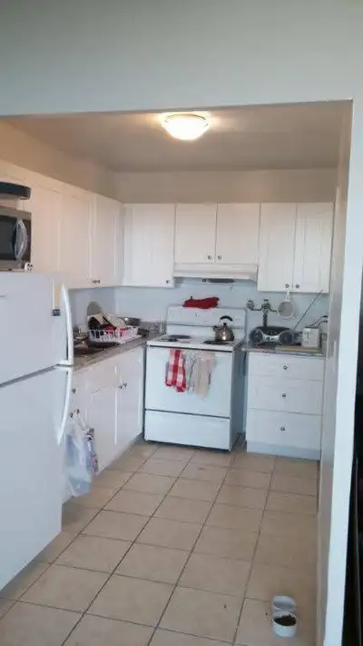 Roommate Wanted – Master Bedroom in 2BR Apartment, East York, View more