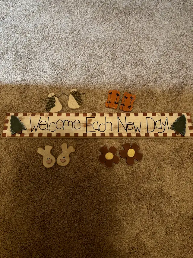 Seasonal Plaque in Home Décor & Accents in Lethbridge - Image 2