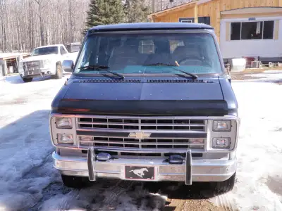 NICE 85 Chevrolet traveling van, new crate 350 engine, new rear end, drive shaft, water pump, carb,...