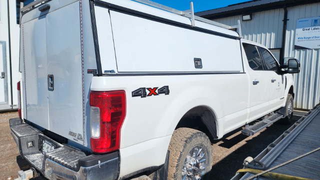 8' White Ford SuperDuty Truck Box in Other Parts & Accessories in Chatham-Kent - Image 4