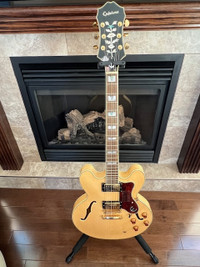 Epiphone Sheraton II - Natural with Hercules Stand & Hard Case