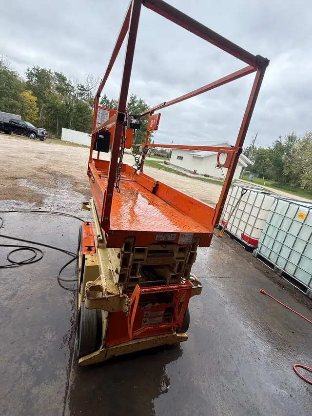 2017 JLG 1932 scissor lift 63848994781185122