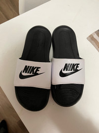 Nike new slippers 