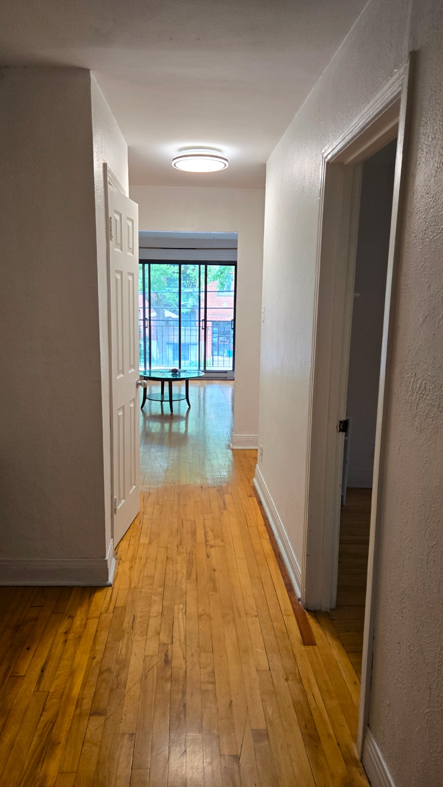 Grand 4 et demi  a louer dans Cote Des Neiges limite Outremont — photo 2