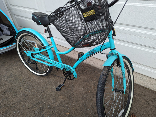 Capix Pura Vida Women’s Bike with Child Bike Trailer $450 in Other in Trenton - Image 3