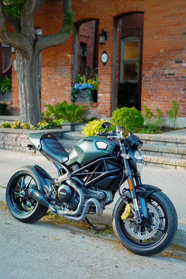 Ducati Monster 1100 EVO Diesel in Sport Bikes in Oakville / Halton Region - Image 3
