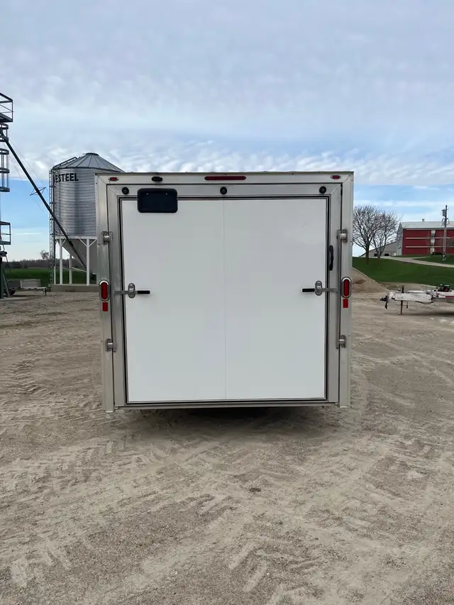 8x20 V-NOSE ENCLOSED ALUMINUM CARGO TRAILER RENTAL in Cargo & Utility Trailers in Kitchener / Waterloo - Image 6
