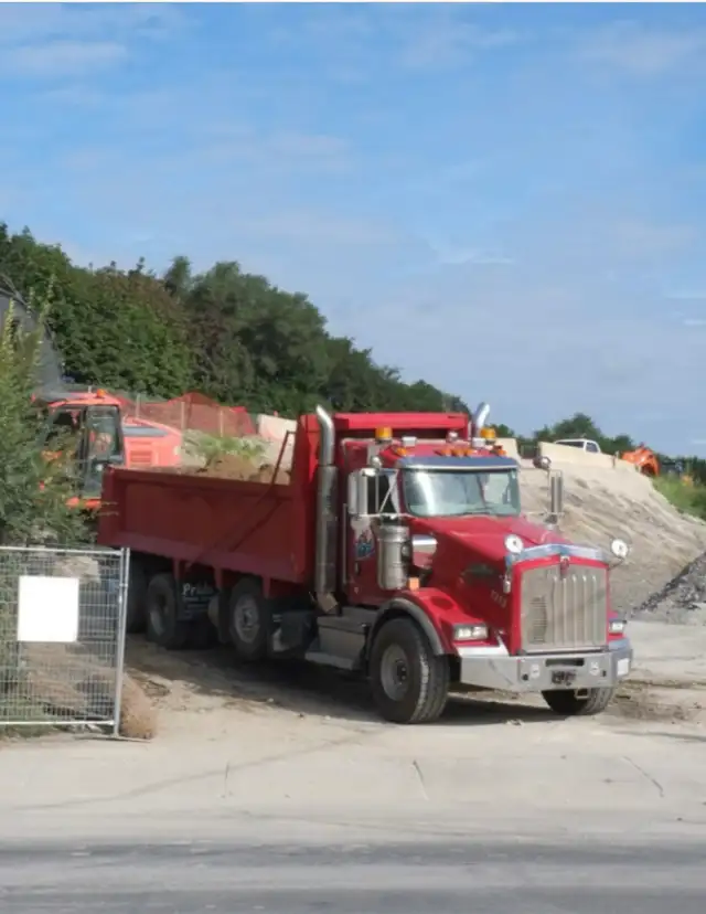 Dump Truck for Hire. Tri axle dump truck services 