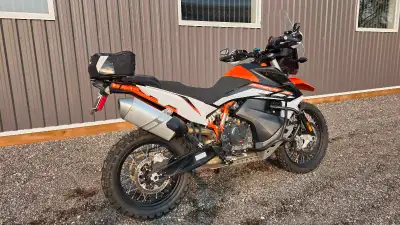 2021 KTM 890 Adventure R – Tech Pack Clean bike for the KMS. Always dealer serviced. Modifications:...