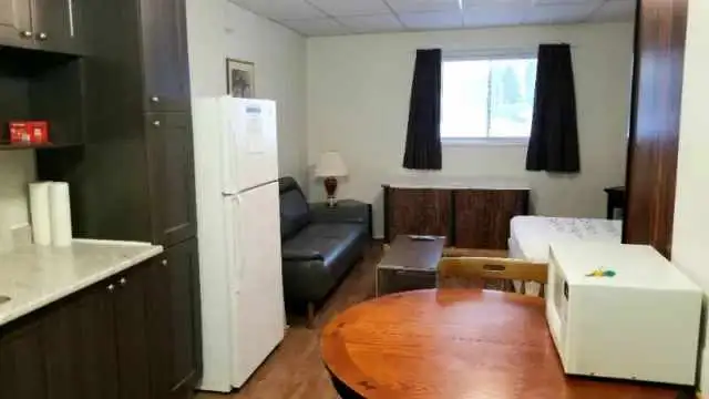 Swan Hills Homestead Motel- Nice Bachelor Apartments in Short Term Rentals in Edmonton - Image 5