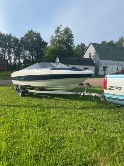 I offer boat mechanical repair, on all types of boats also offer a mobile service. And winterizing