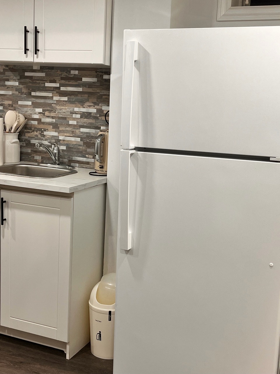 basement for rent 3