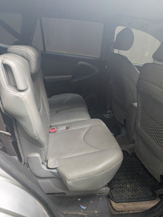 RAV 4 in Cars & Trucks in Muskoka - Image 4