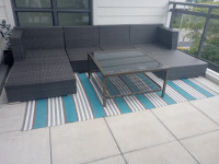 Outdoor patio rug