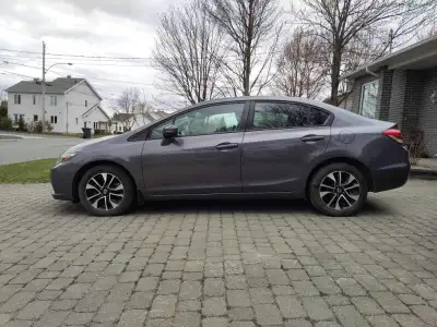 Honda civic LX 4 portes 2015 automatique tout équipée