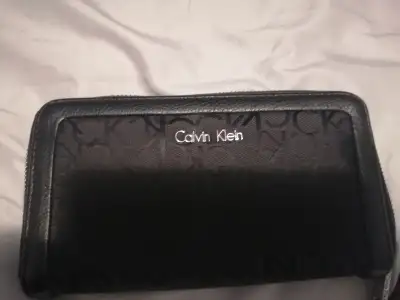 Portefeuille pour femmes marque Calvin Klein, View more