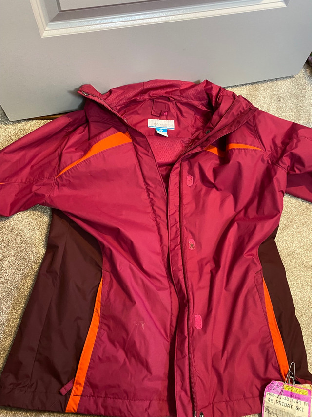 Columbia winter jacket. Size medium.  in Women's - Tops & Outerwear in Thunder Bay