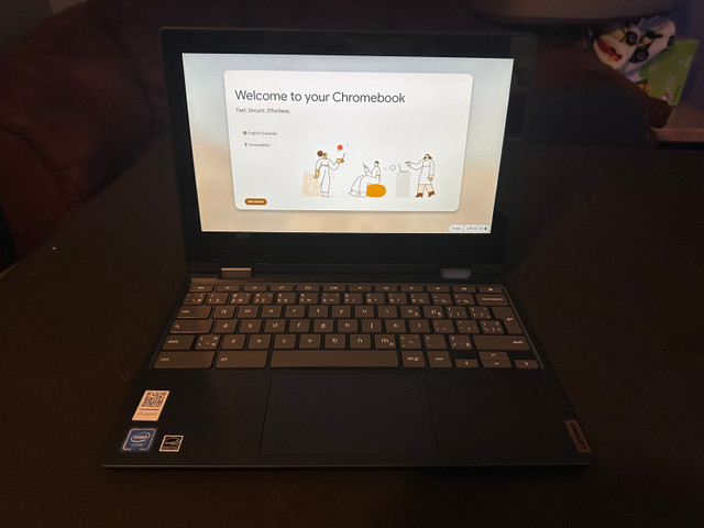 Lenovo Chromebook Laptop in Laptops in Calgary - Image 3