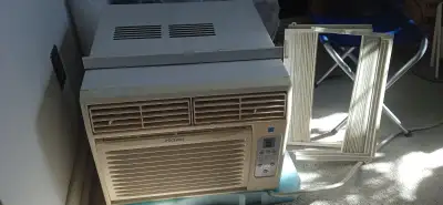 Haier Window Air Condition,10200BTU, with 2 covers, good working, View more