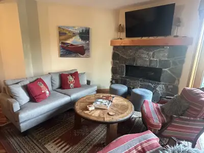 Live the mountain lifestyle in style and comfort. This beautifully appointed 3-bedroom, 2-bathroom r...