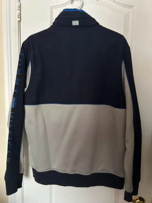Tommy Hilfiger Men’s Large full zip sport fleece in Men's in Mississauga / Peel Region - Image 5