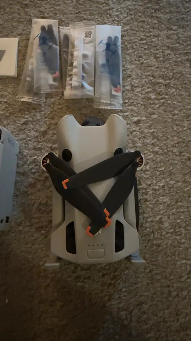 DJI Mini 4 Pro Fly More Combo+Extra battery in General Electronics in Lethbridge - Image 5