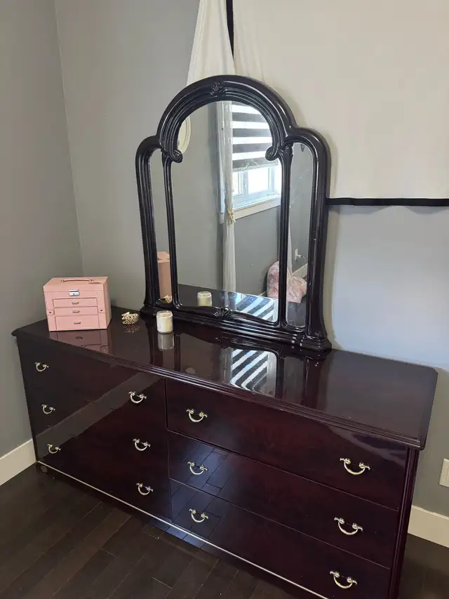 EUC mahogany Bedroom set 