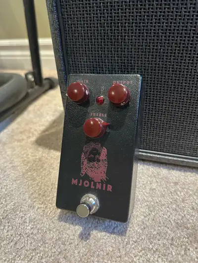 Selling my Mythos Pedals Mjolnir. This is a limited edition that was only available at Carter Vintag...