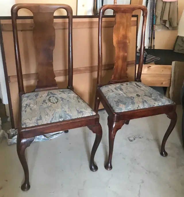 vintage mirror and antique queen anne chairs in Chairs & Recliners in Lethbridge - Image 3