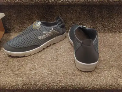 Brand New Sports Mesh Sneaker / Shoe. Womens Size 8.5, View more
