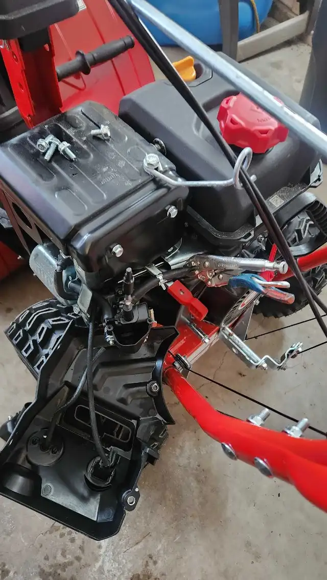 Lawn mower and Snowblower carburetor cleaning in Snowblowers in Bedford - Image 4