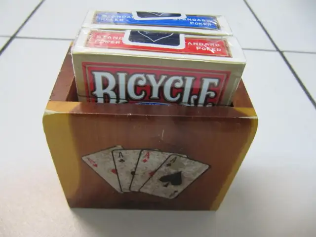 Classic Solid Wood Custom Made Bicycle Playing Card Deck Holder in Arts & Collectibles in Mississauga / Peel Region - Image 2