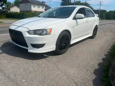 Je mets en vente ma Mitsubishi Lancer GTS en très bon état mécanique.manuel 193xxxxkilo Détails : *...